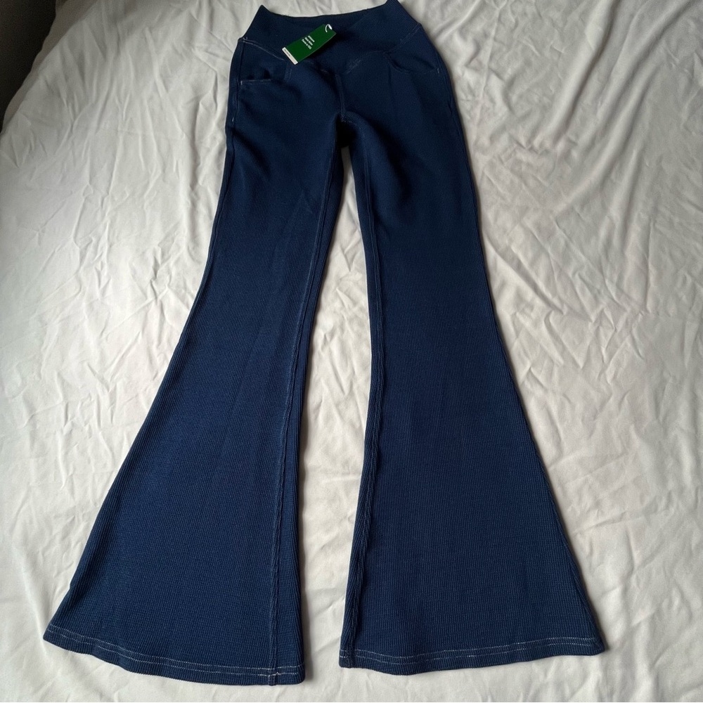 NEW HALARA Navy Blue Flared Leggings